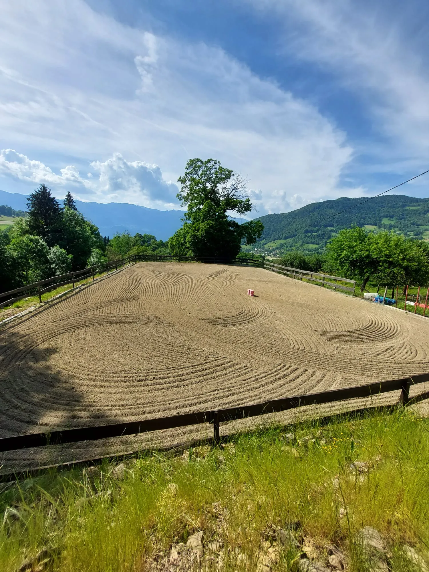 Champ labouré en pente